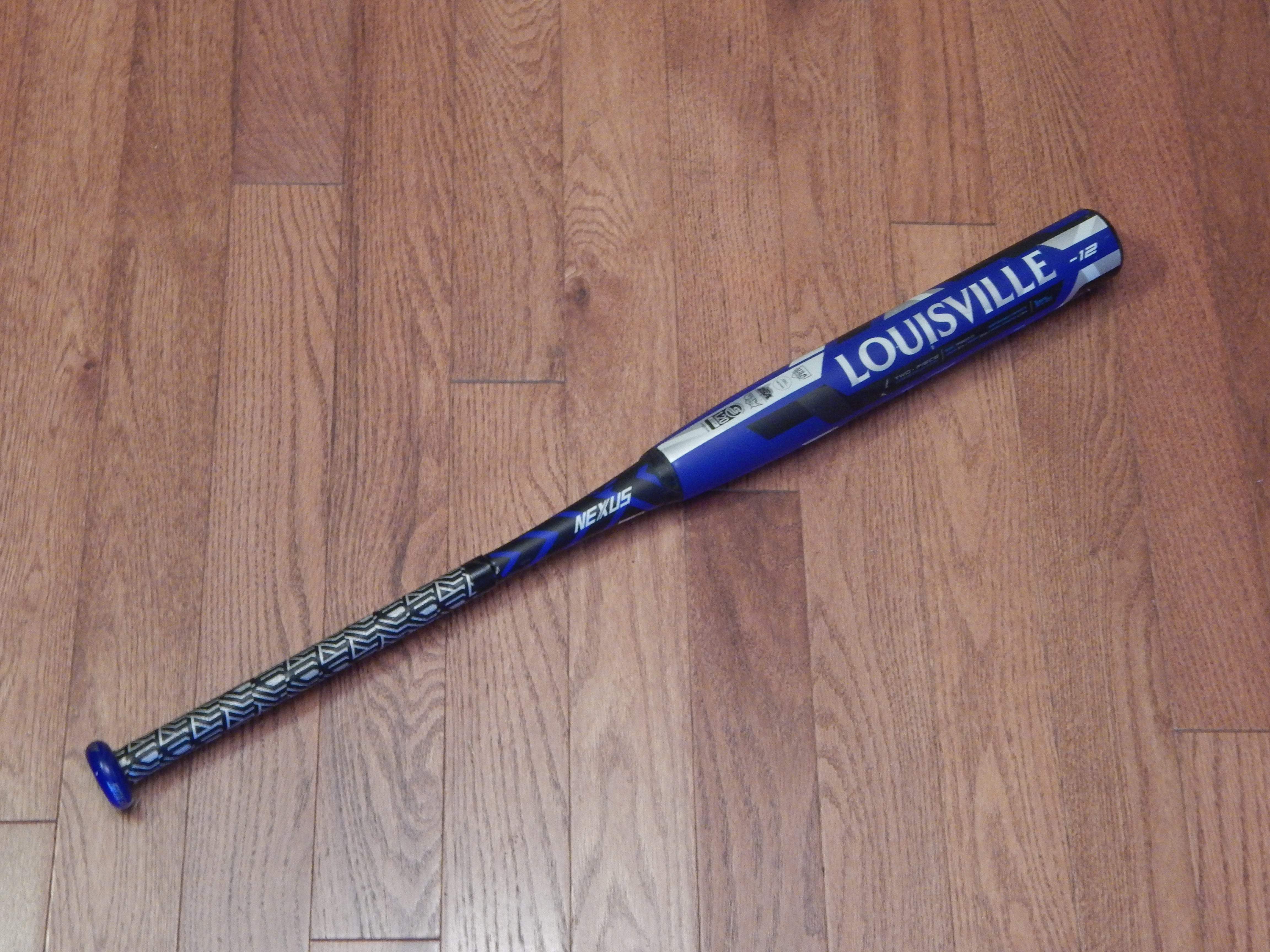 Used Louisville Slugger Nexus 32 inch, -12 Softball Bat