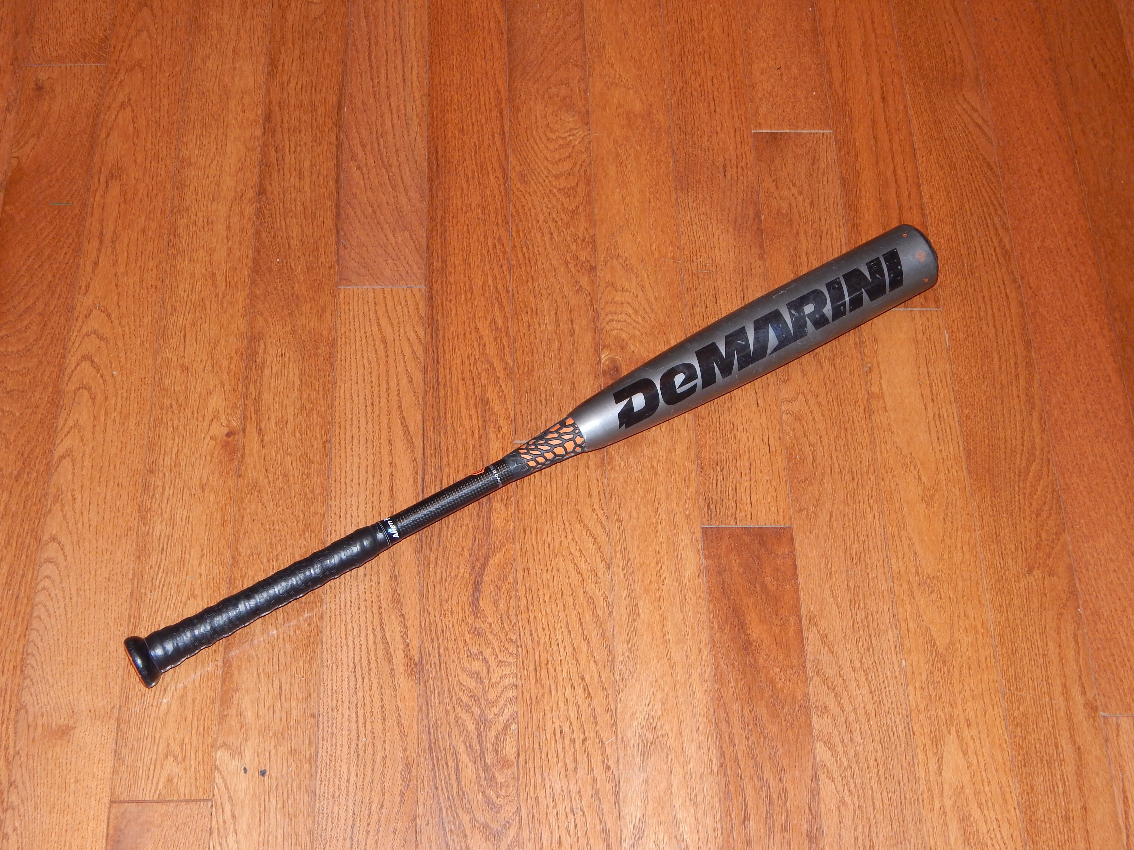 Used DeMarini Paradox Composite 32 inch, -8 Baseball Bat