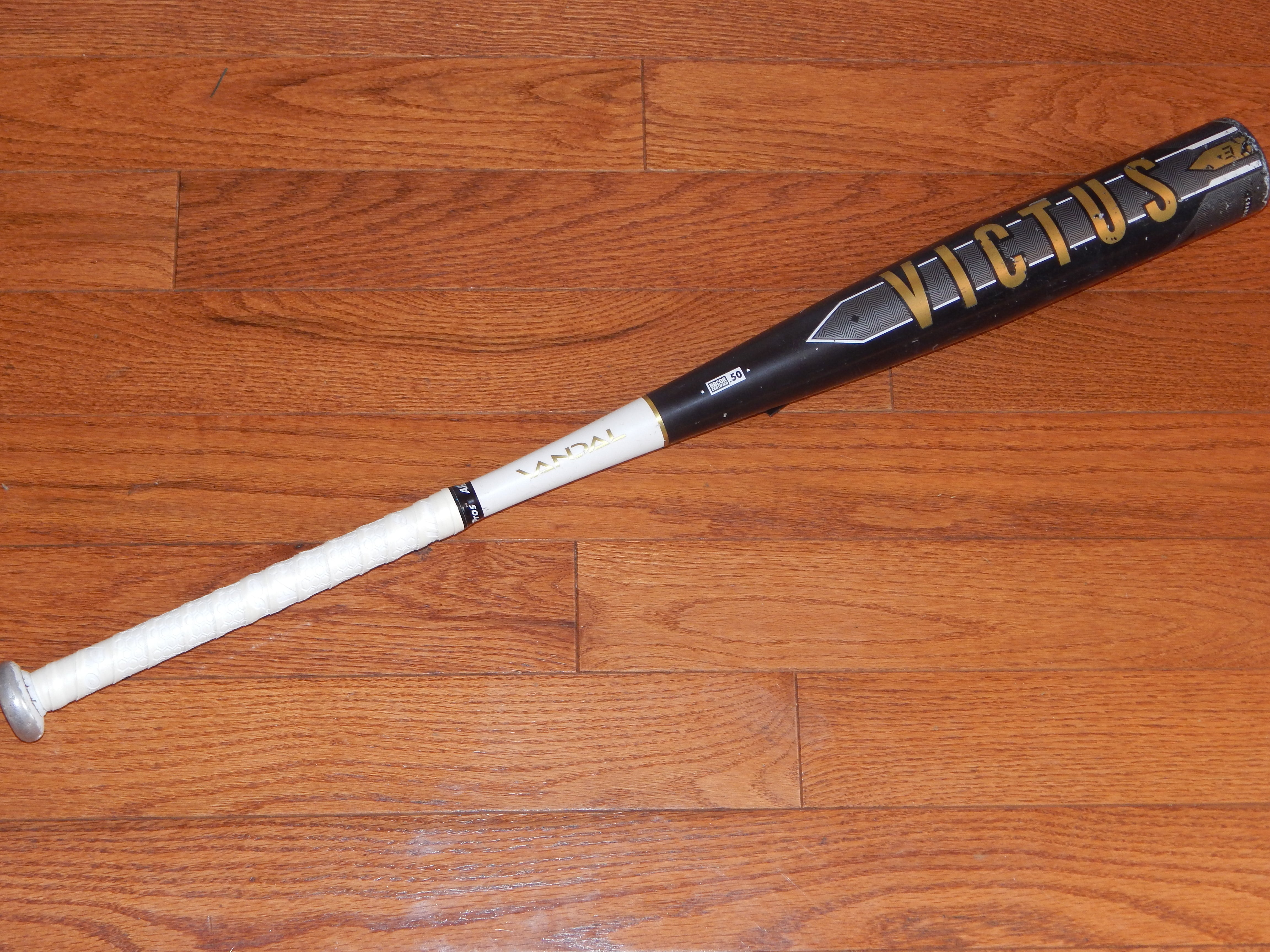 Used Victus Vandal 33 inch BBCOR Baseball Bat