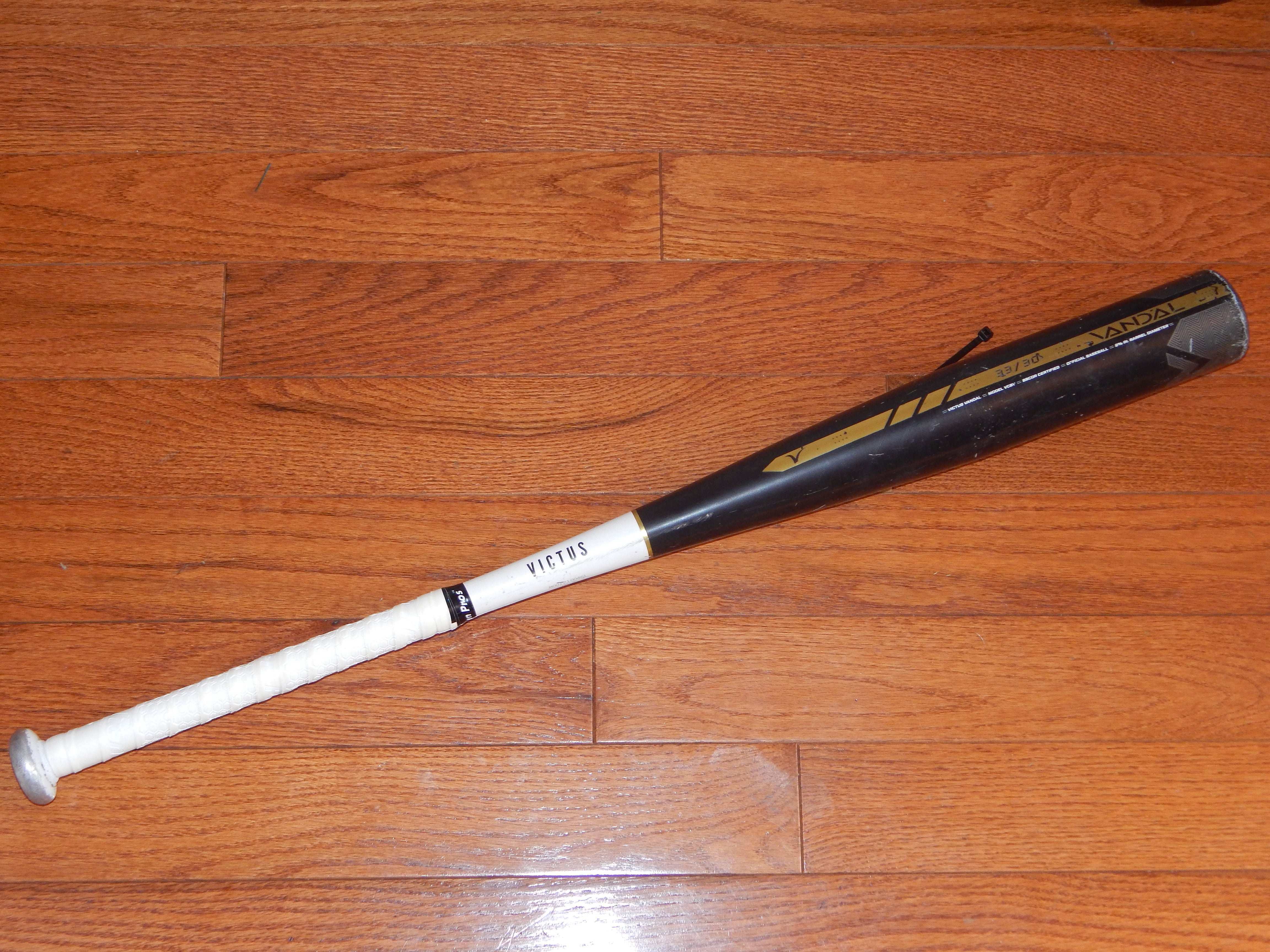 Used Victus Vandal 33 inch BBCOR Baseball Bat