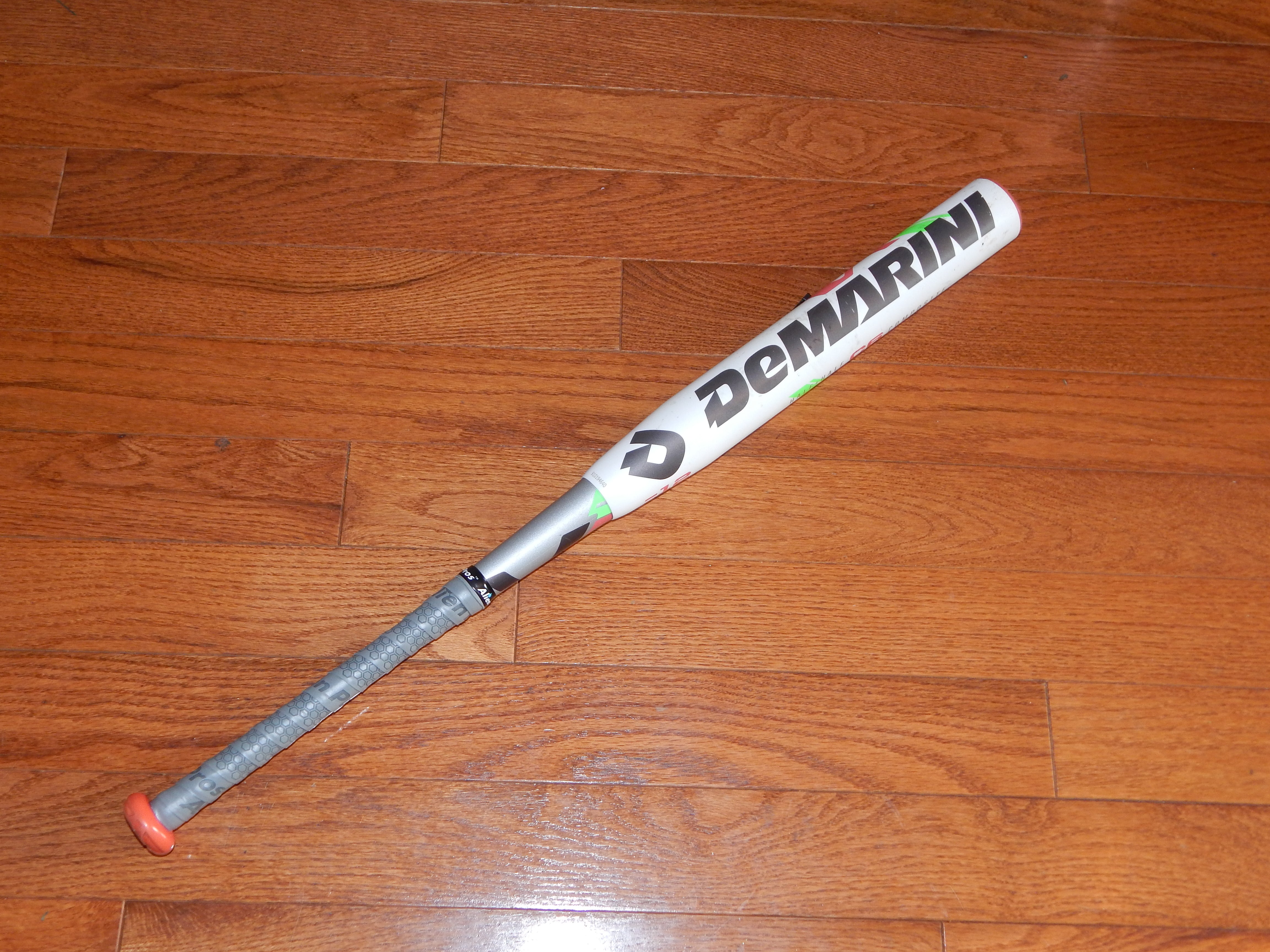 Used DeMarini Vendetta Composite 31 inch, -12 Fastpitch Softball Bat