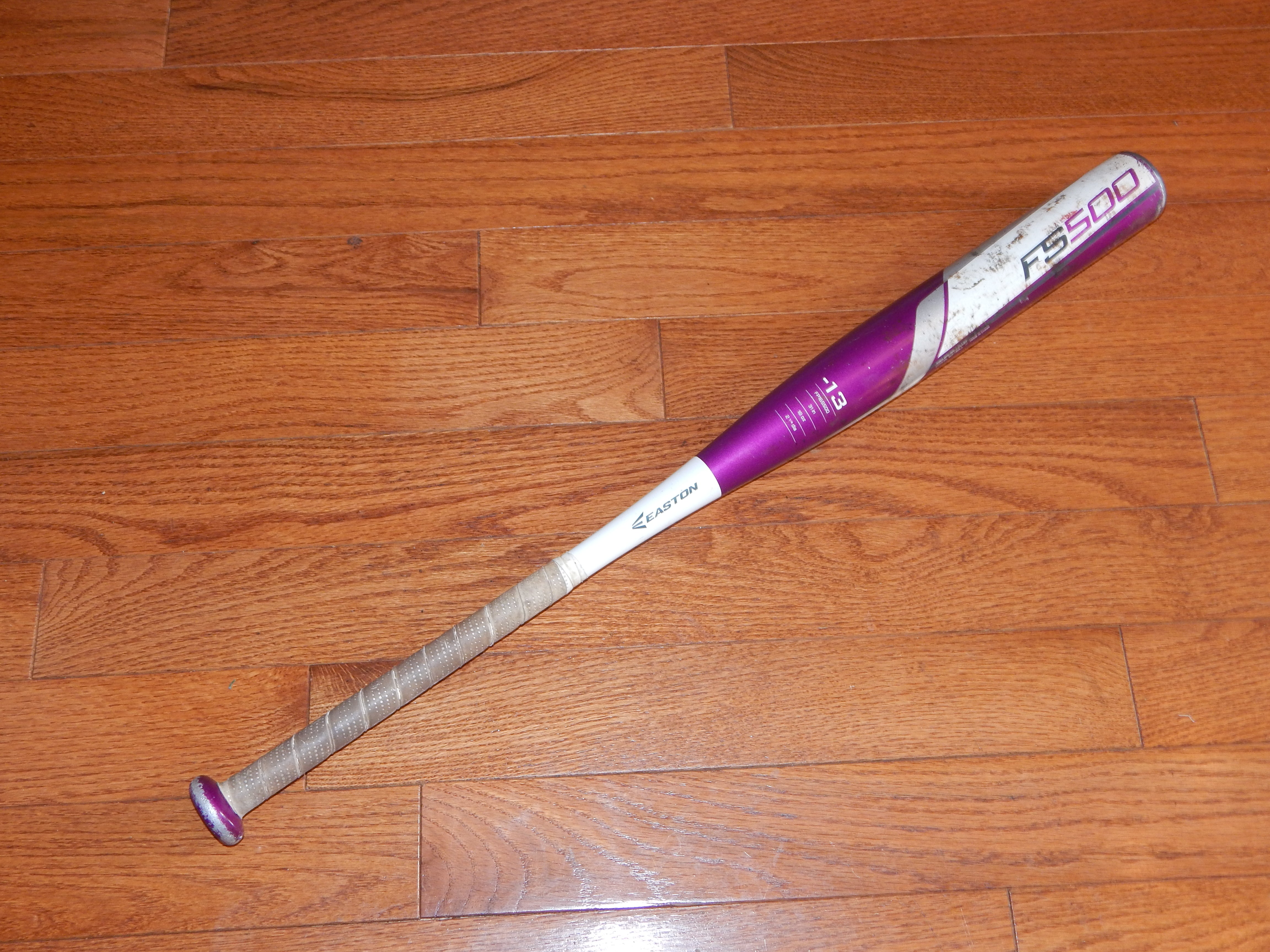 Used Easton FS500 31 inch, -13 Fastpitch Softball Bat