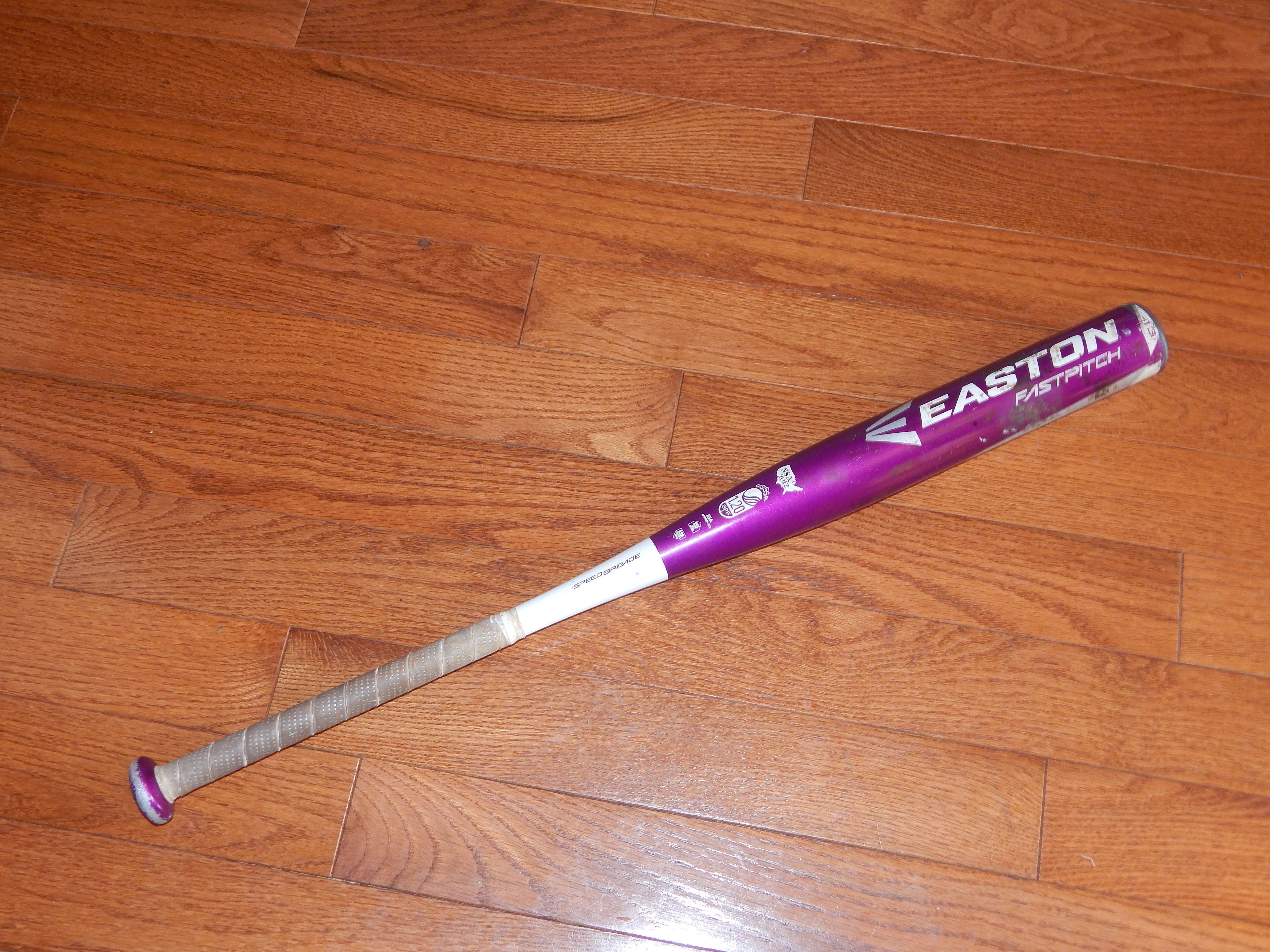 Used Easton FS500 31 inch, -13 Fastpitch Softball Bat